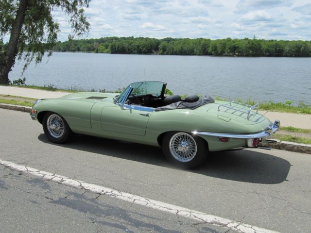 1970 WILLOW GREEN Jaguar E-Type Convertible