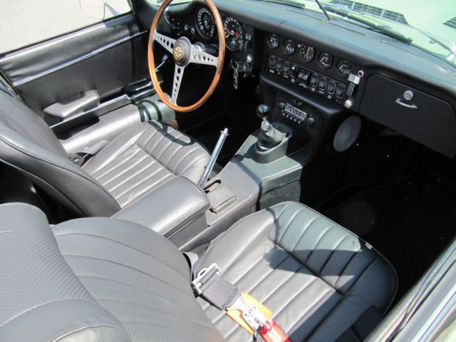 1970 WILLOW GREEN Jaguar E-Type Convertible