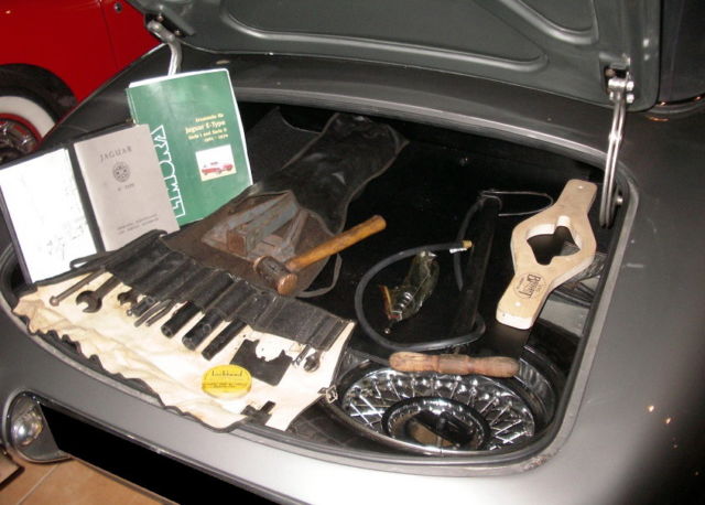 1961 Opalescent Gunmetal (Grey) Jaguar E-Type Roadster