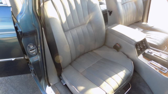 1986 Blue Jaguar XJ6 Sedan