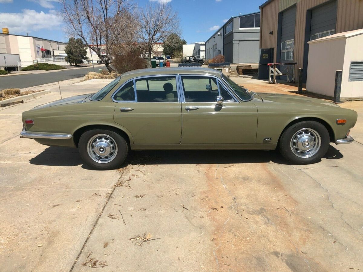 1973 Green Jaguar XJ6 Sedan