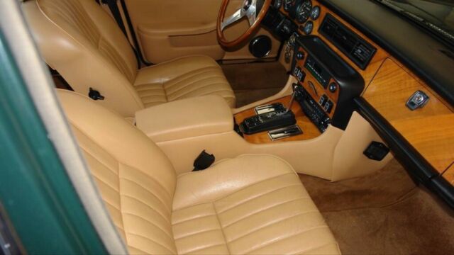 1986 Green Jaguar XJ6 Sedan