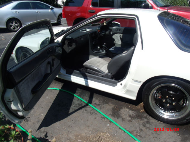 1987 White Mazda RX-7 Coupe