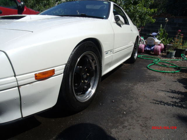 1987 White Mazda RX-7 Coupe