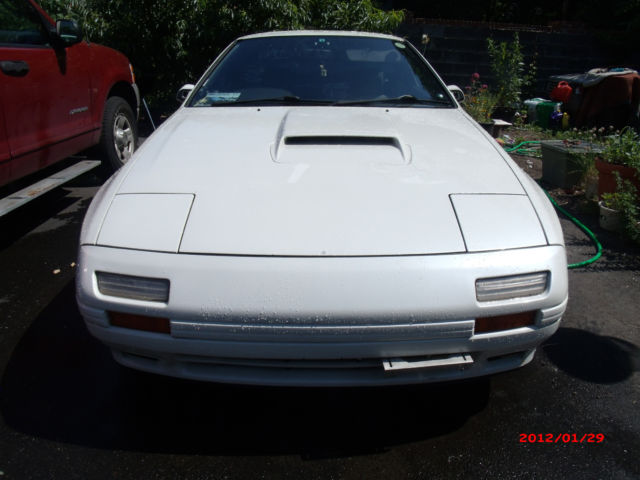 1987 White Mazda RX-7 Coupe