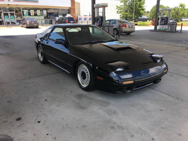 1990 Black Mazda RX-7 Coupe