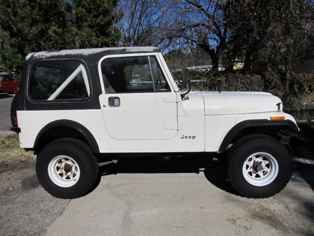 1985 White Jeep CJ SUV