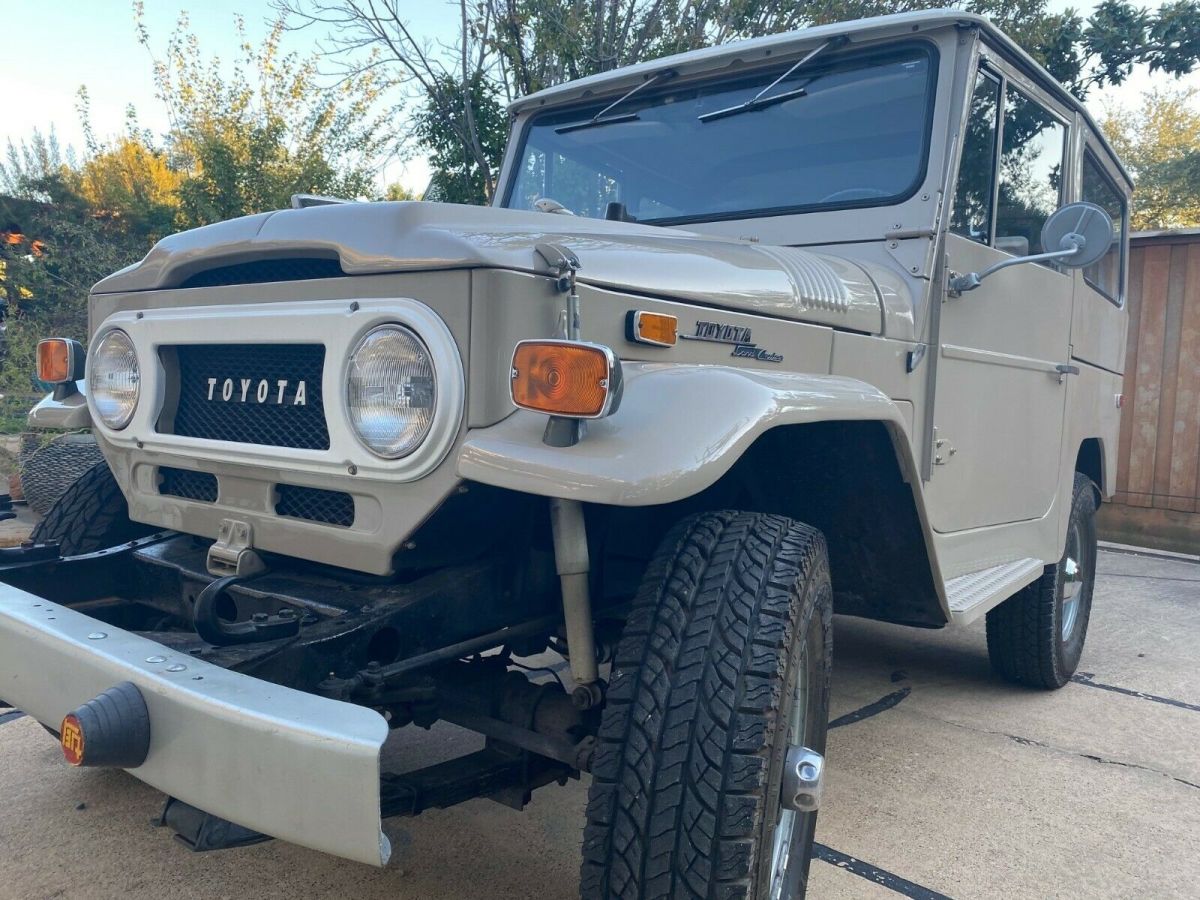 1971 Tan Toyota Land Cruiser SUV