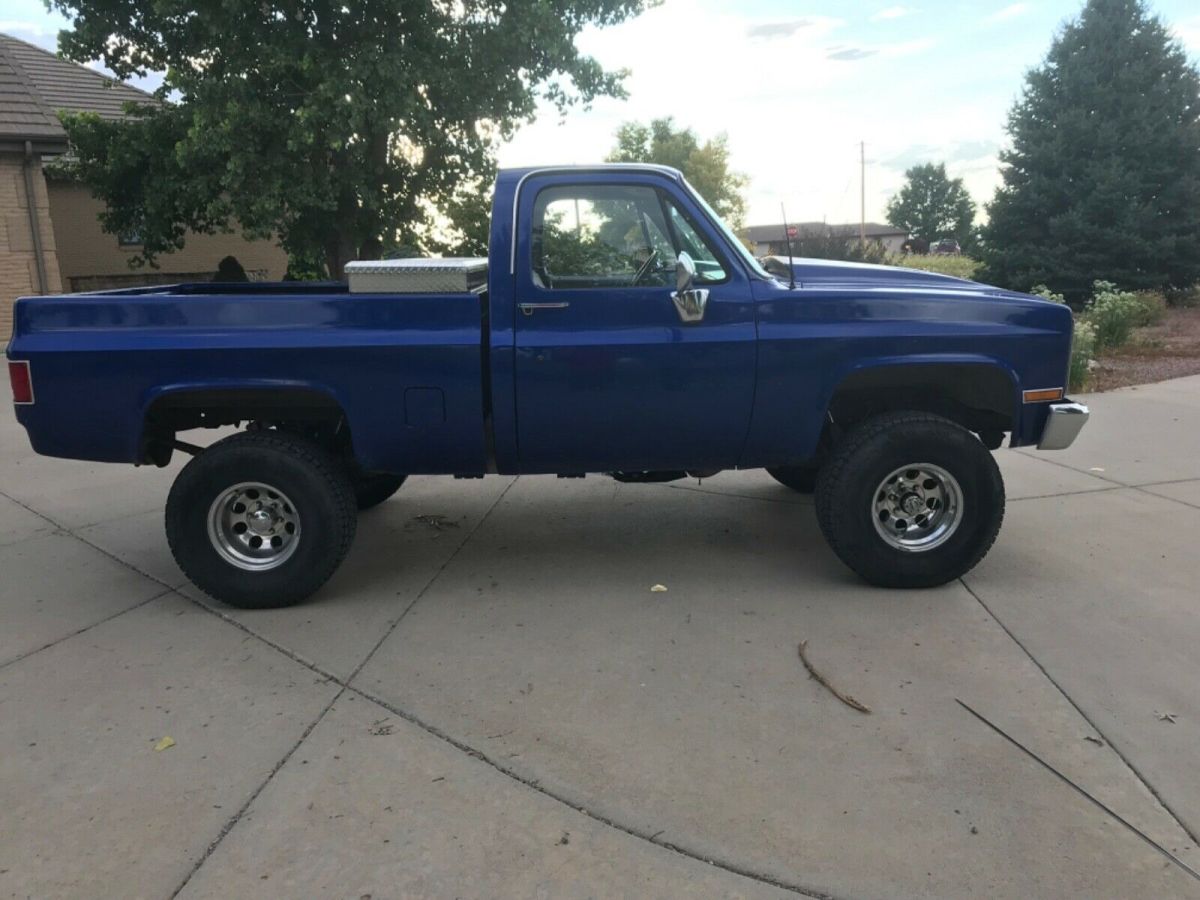 1986 Red Chevrolet C/K Pickup 1500 Cab & Chassis