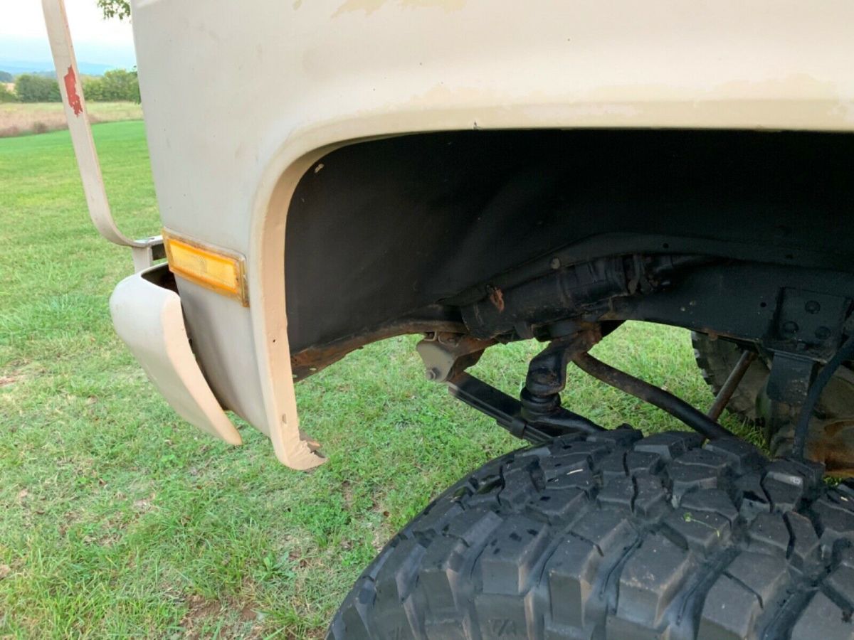 1985 Tan Chevrolet Blazer SUV