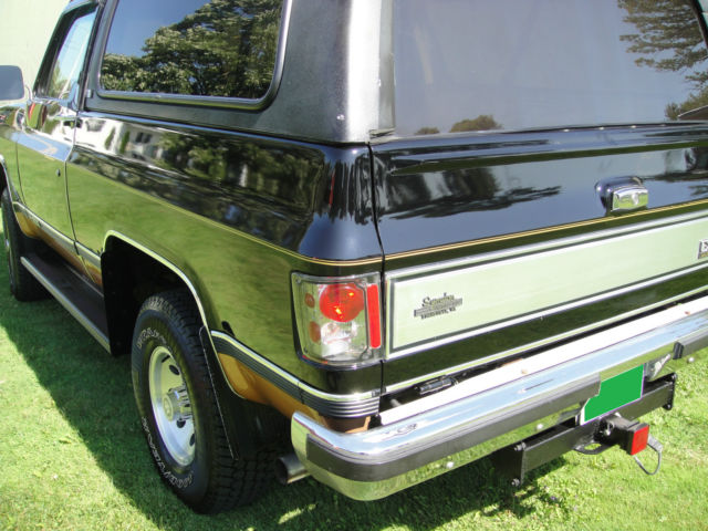 1991 Black/Bronze Chevrolet Blazer SUV