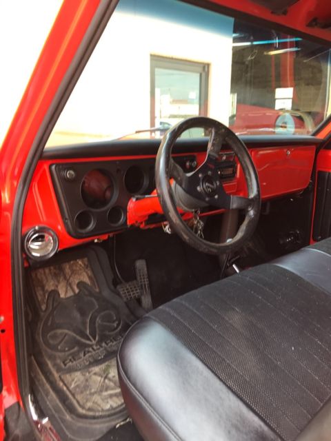 1968 Orange / black Chevrolet C-10 Stepside single cab
