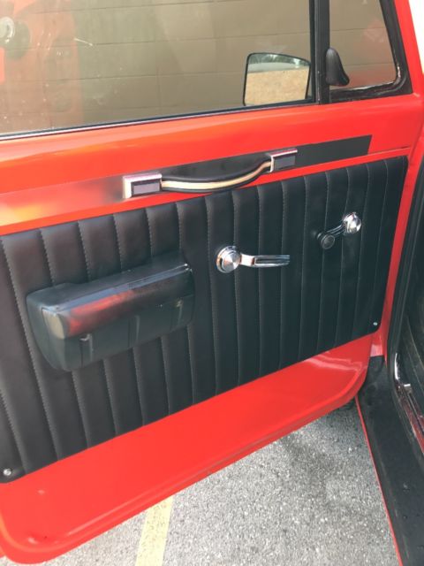 1968 Orange / black Chevrolet C-10 Stepside single cab