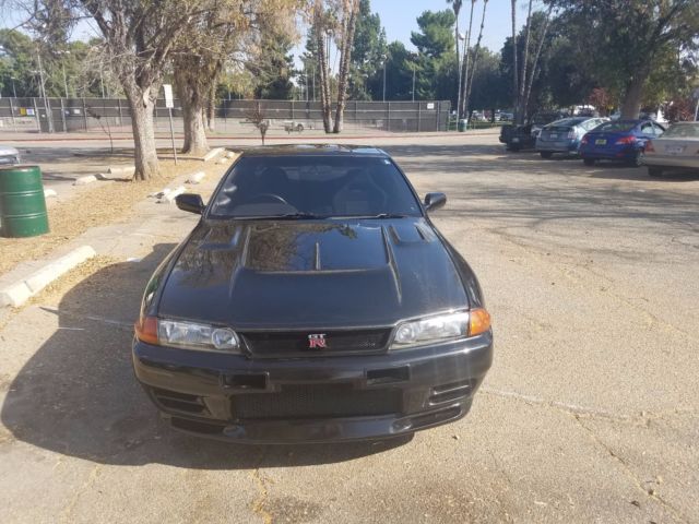 1990 Black Nissan GT-R Coupe