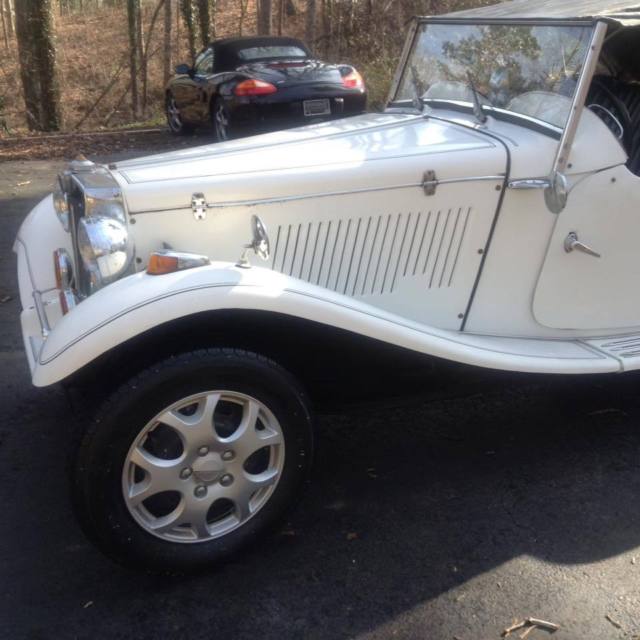 1971 White MG kit car Convertible