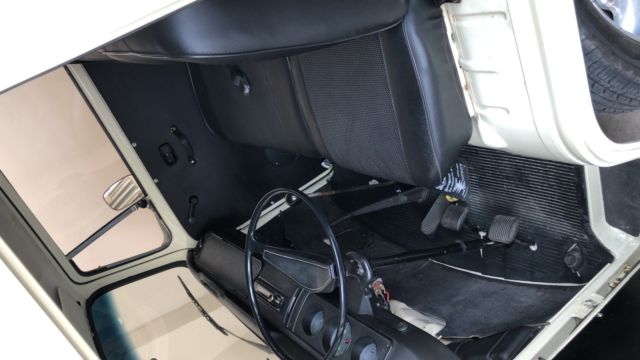 1978 White Volkswagen Bus/Vanagon