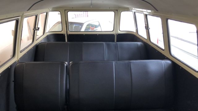 1978 White Volkswagen Bus/Vanagon