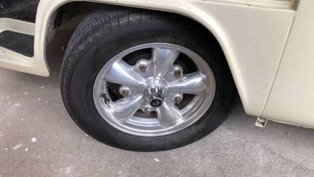 1978 White Volkswagen Bus/Vanagon