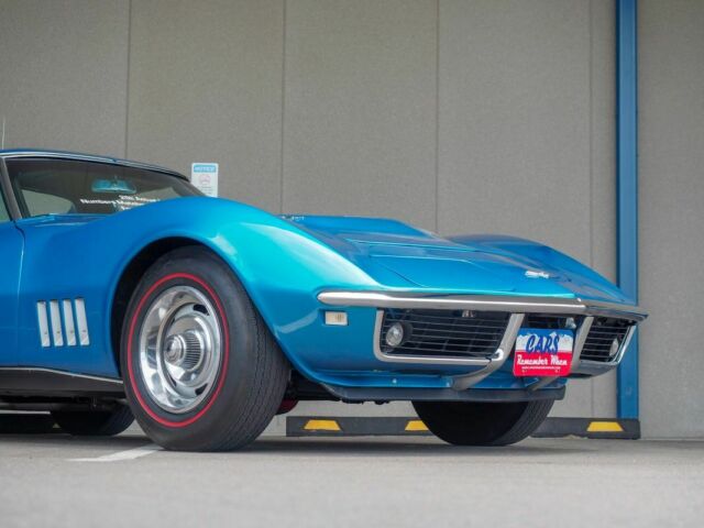 1968 Blue Chevrolet Corvette --