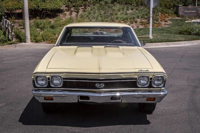 1968 Yellow Chevrolet Chevelle Coupe