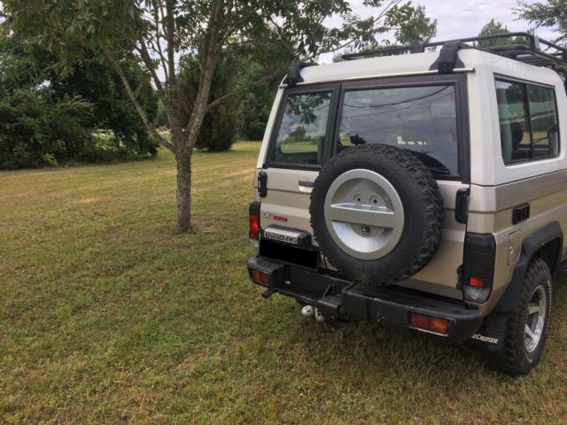 1989 Champaigne Toyota Land Cruiser SUV