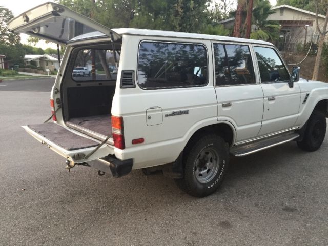 1989 White Toyota Land Cruiser S U V