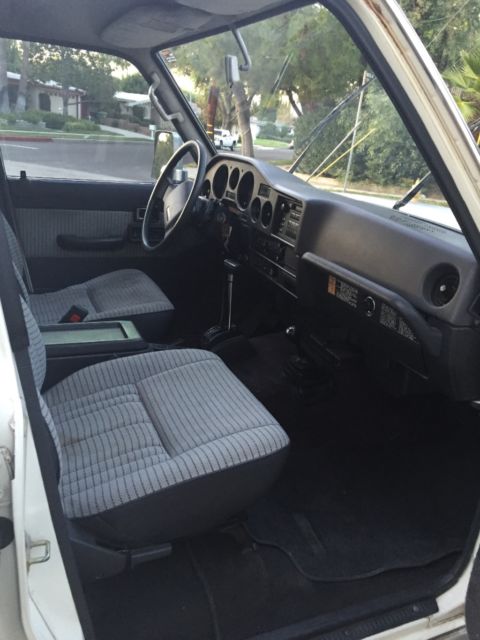 1989 White Toyota Land Cruiser S U V