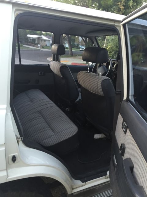 1989 White Toyota Land Cruiser S U V