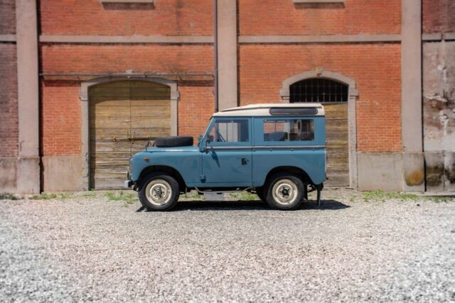 1974 Land Rover 88