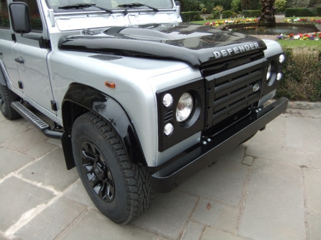 1988 Silver Land Rover Defender