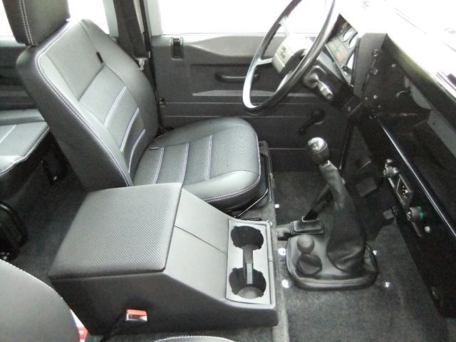 1988 Silver Land Rover Defender