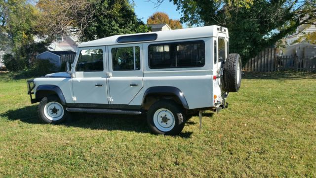 1989 White Land Rover Defender 5 door