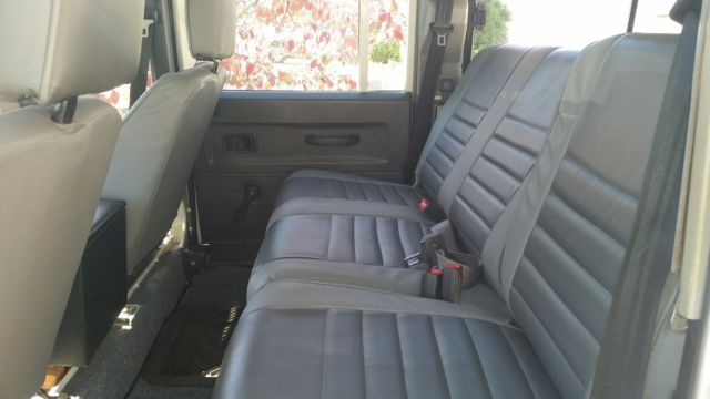 1989 White Land Rover Defender 5 door