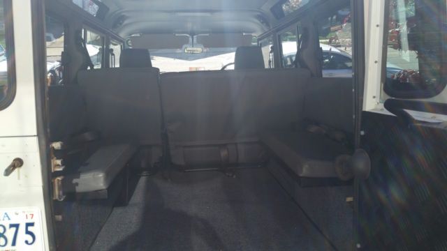 1989 White Land Rover Defender 5 door