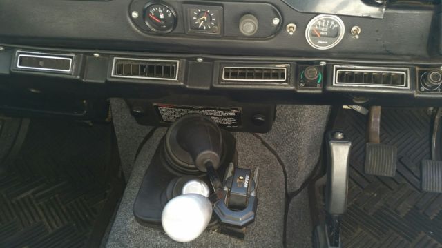 1989 White Land Rover Defender 5 door