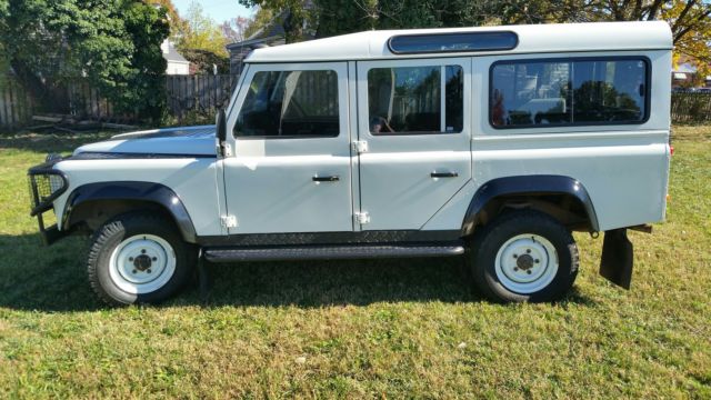 1989 White Land Rover Defender 5 door
