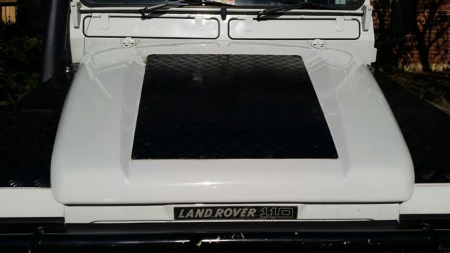 1989 White Land Rover Defender 5 door