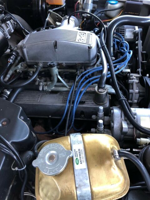 1993 White Land Rover Defender SUV