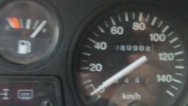 1992 White Land Rover Defender