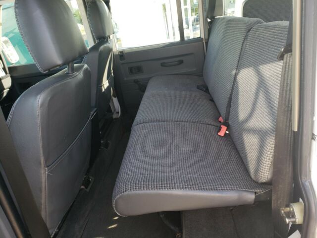 1993 White Land Rover Defender