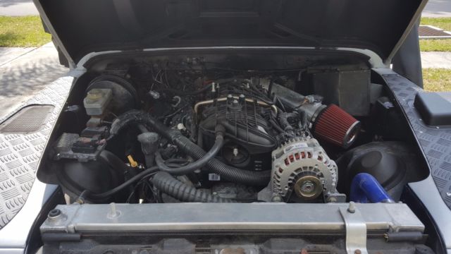 1989 Silver Land Rover Defender SUV