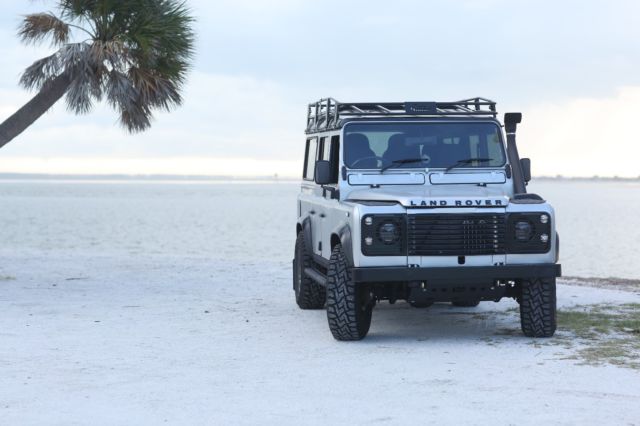 1989 Silver Land Rover Defender SUV
