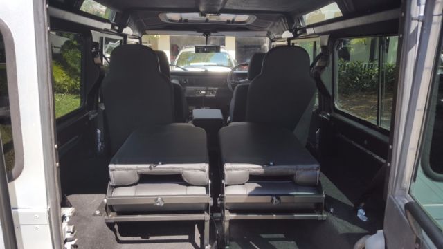 1989 Silver Land Rover Defender SUV