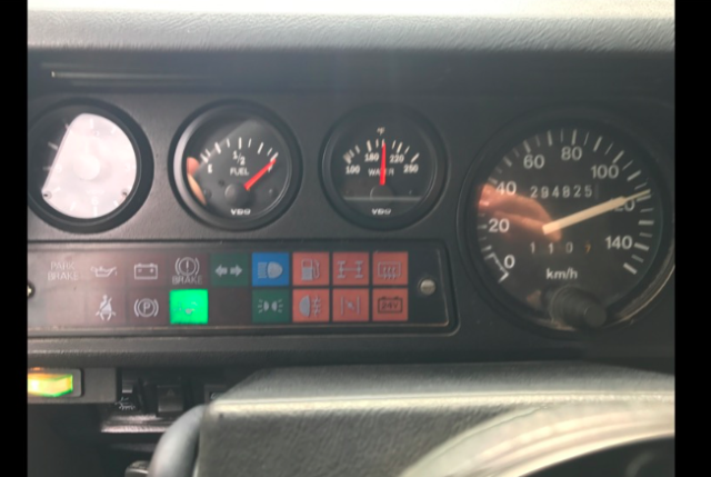 1989 Green Land Rover Defender