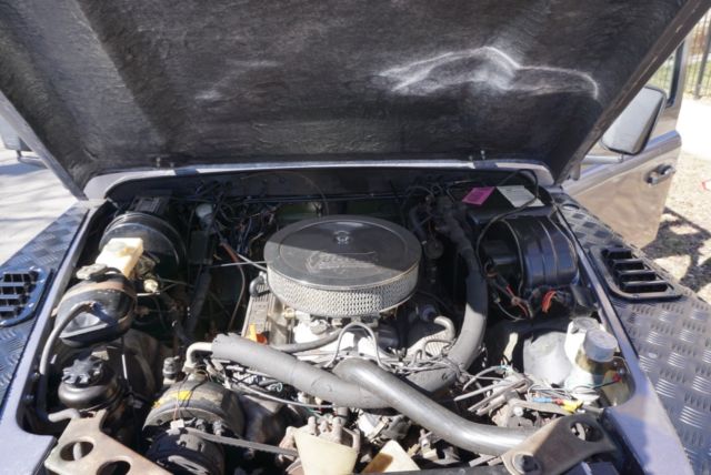 1980 Gray Land Rover Defender