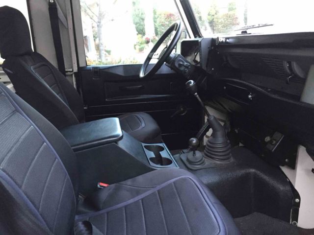 1992 White Land Rover Defender SUV