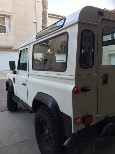1992 White Land Rover Defender SUV