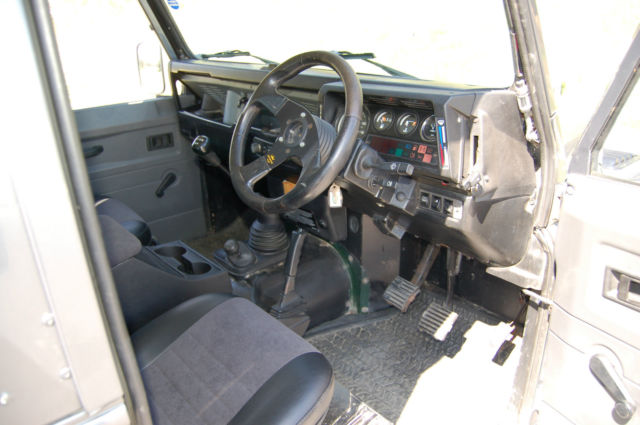 1985 Gray Land Rover Defender