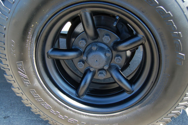 1985 Gray Land Rover Defender