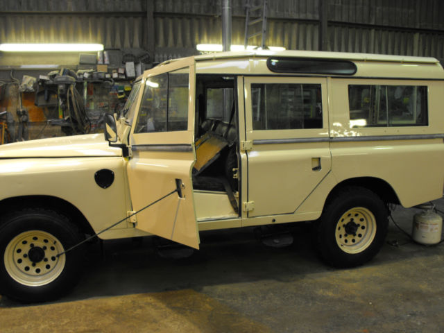 Land Rover Defender Series 109 STAGE ONE V8 5 door county station wagon ...